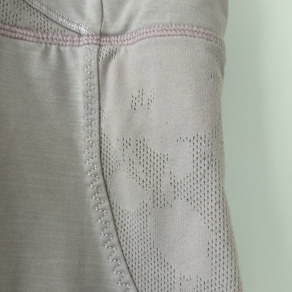 Lululemon Luxtreme Chaturanga Tank w Built in Bra Double Straps, Soft Lavender - Picture 6 of 15